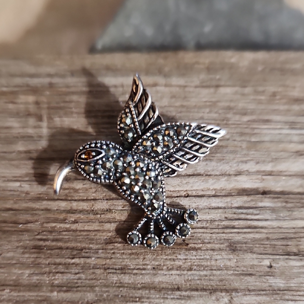 Vintgage Sterling Silver Hummingbird With Marcasite Brooch/Pin.  Sweet